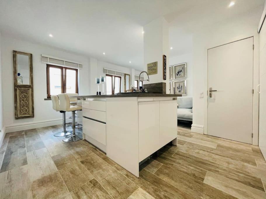 Summer Breeze Apartment, In The Historic Centre Of Lagos Exteriör bild
