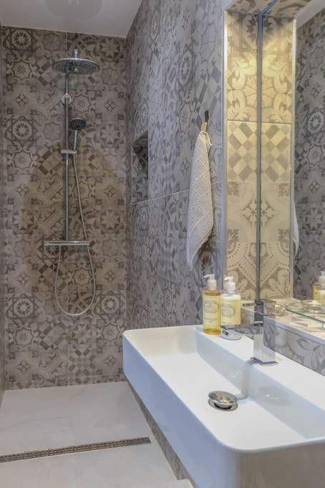 Summer Breeze Apartment, In The Historic Centre Of Lagos Exteriör bild