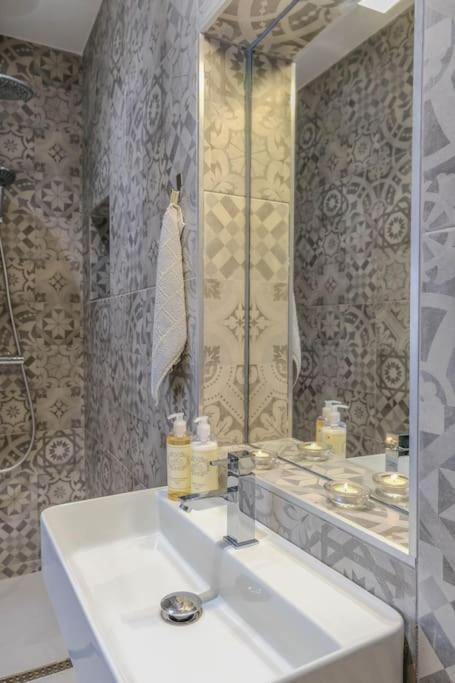 Summer Breeze Apartment, In The Historic Centre Of Lagos Exteriör bild